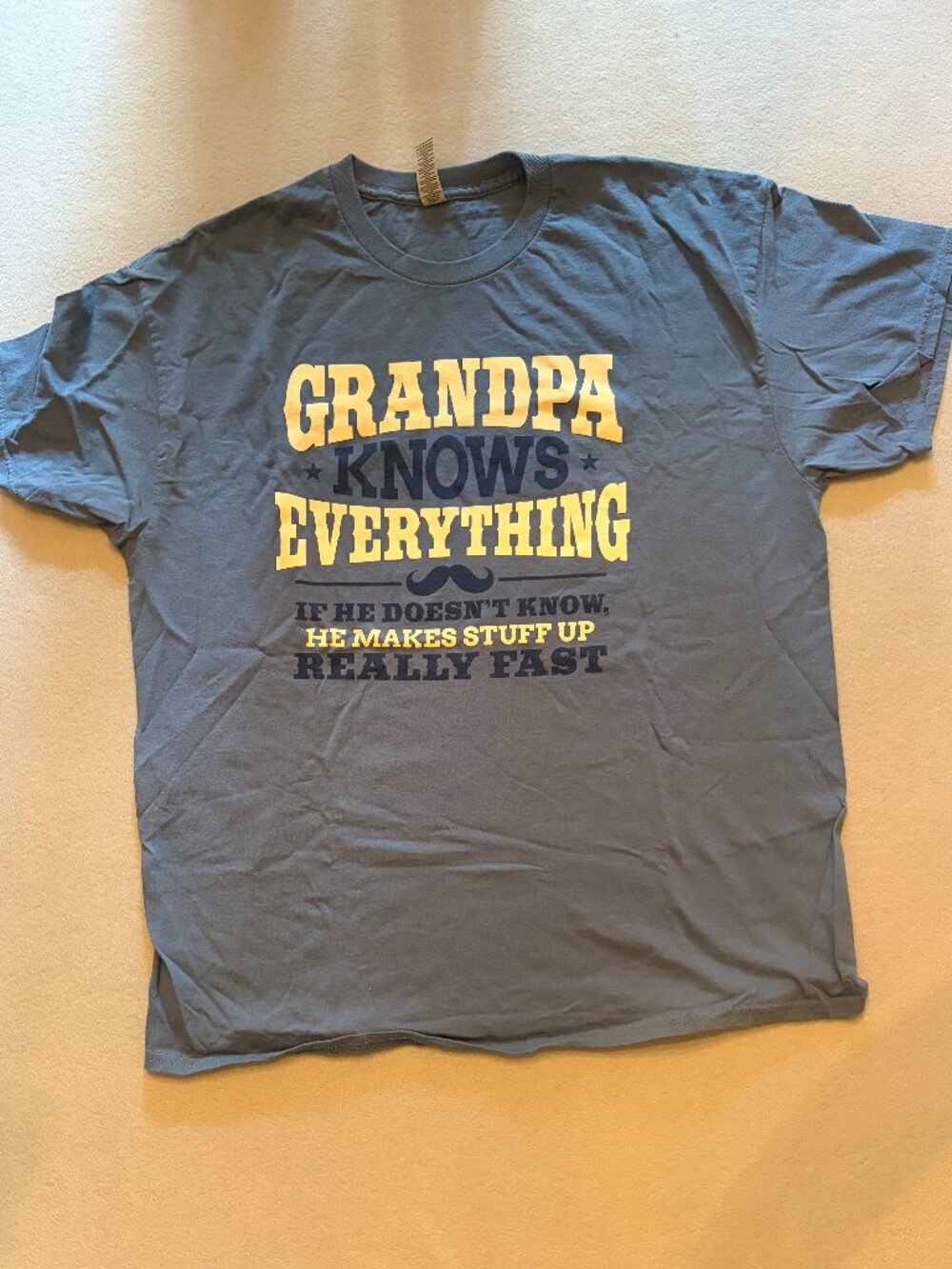 ✨ New Funny "Grandpa Knows Everything" Graphic T-Shirt - Size XL ✨